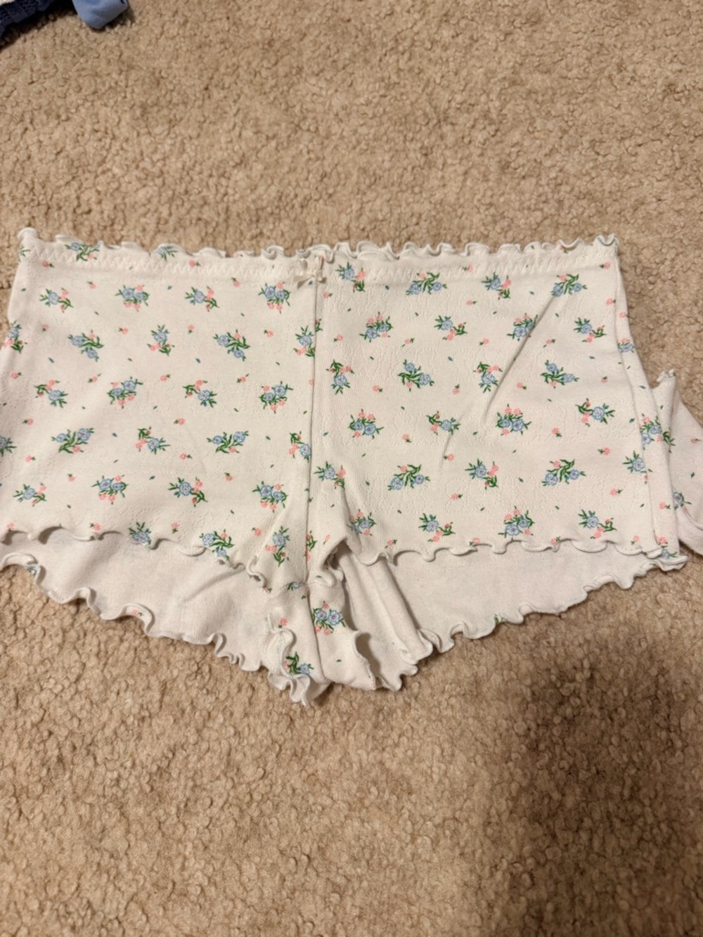 Skims Cream Floral Long-Sleeve PJ Set - Picture 4 of 5